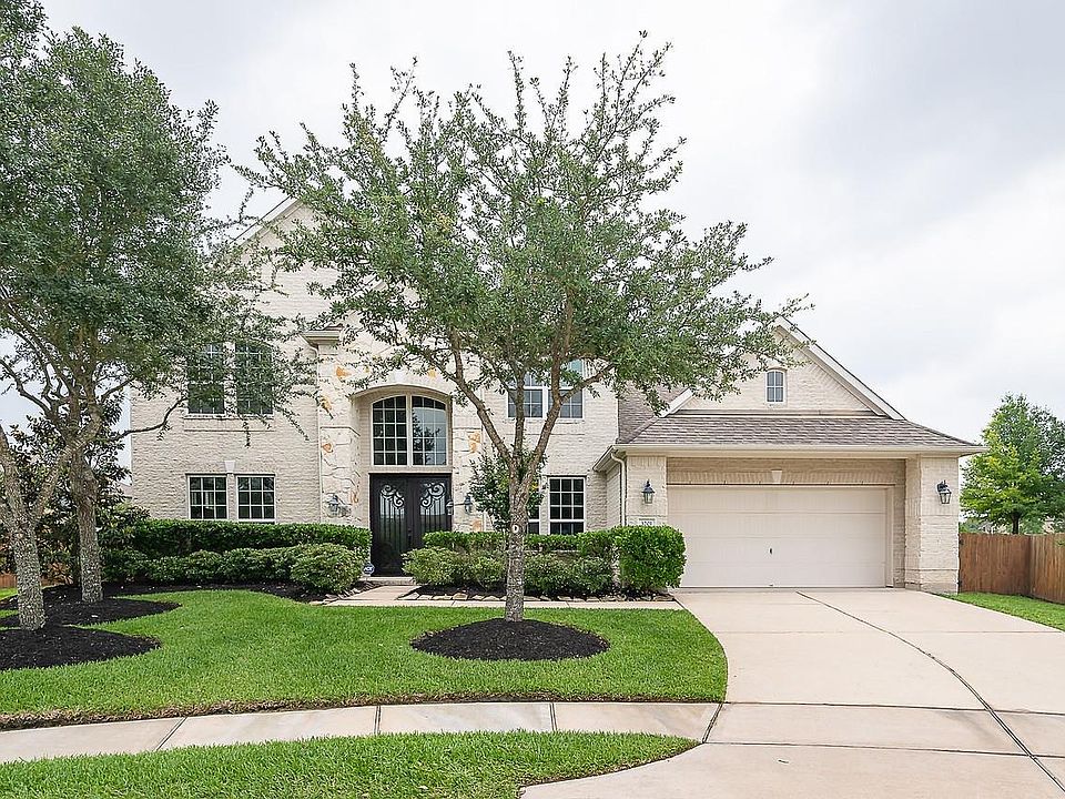 1st image of 3201 Manor Lake Ln