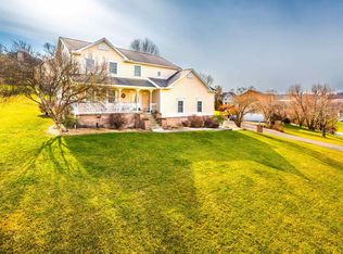 1017 Brettwald Dr, Morgantown, WV 26508