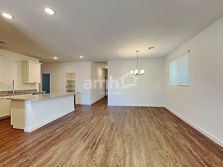 4218 S 105th Dr — Photo 7