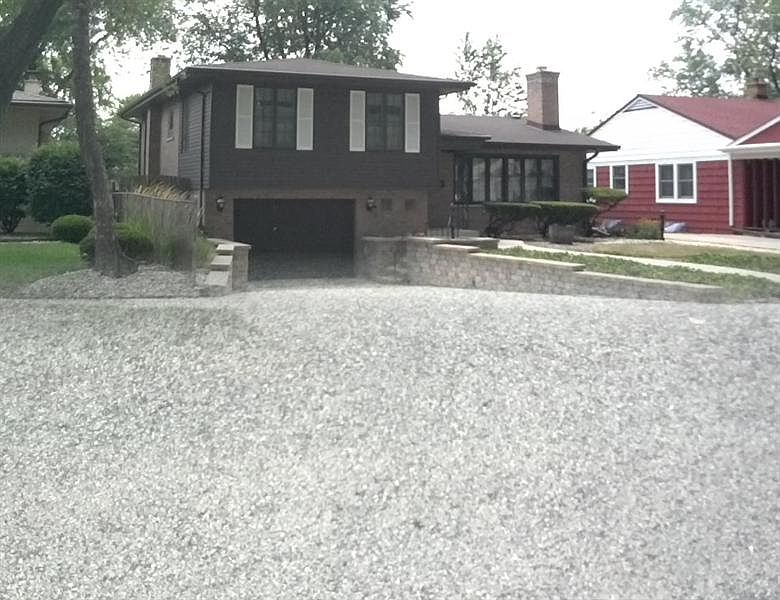 1st image of 5537 W 102nd St