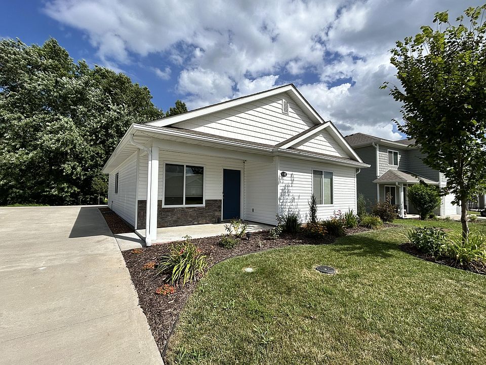 1st image of 8040 N Glen Meadow Dr
