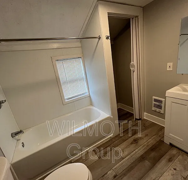 248 N Beville Ave — Photo 4