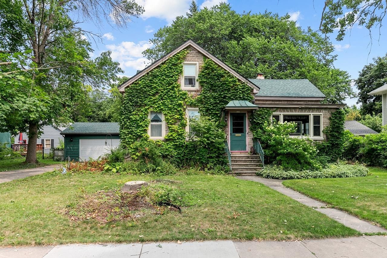 1318 Washington Ave, Oshkosh, WI 54901 Zillow