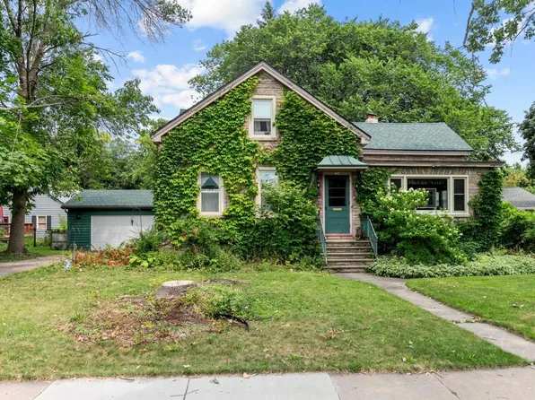 1318 Washington Ave, Oshkosh, WI 54901