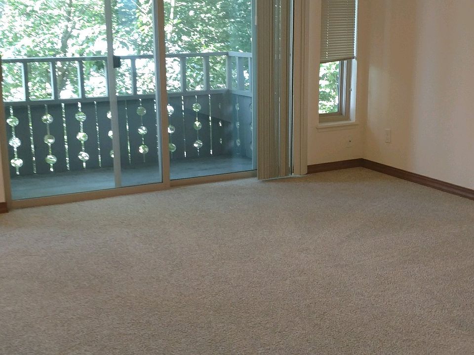 1 bdrm living room sliding door