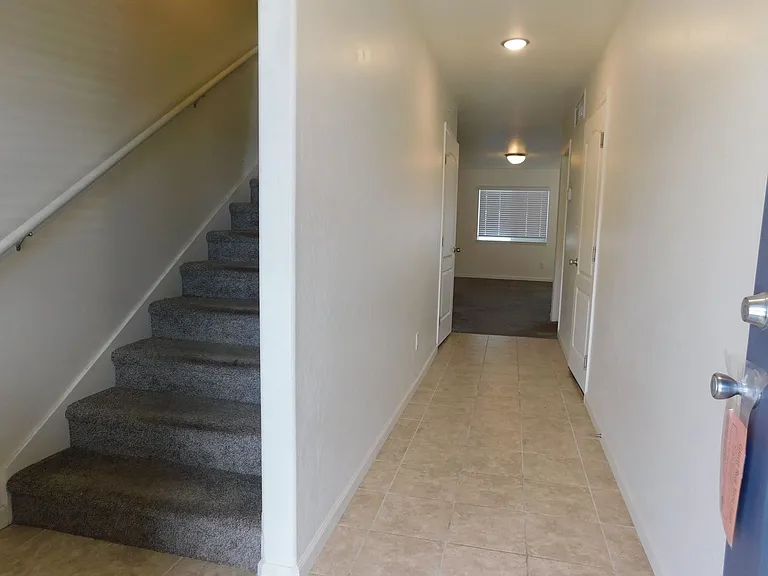 654 Trinity Way #B — Photo 3