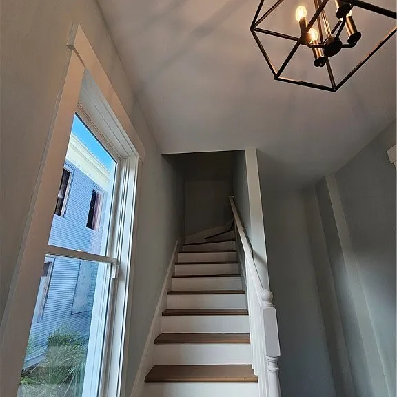 521 W 38th St — Photo 9