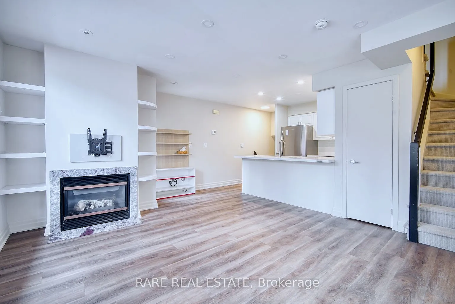 2 bed, $3,000 — Photo 2