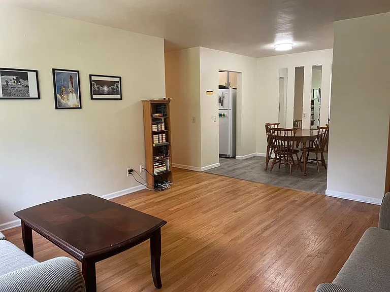 318 Island Dr #3 — Photo 2