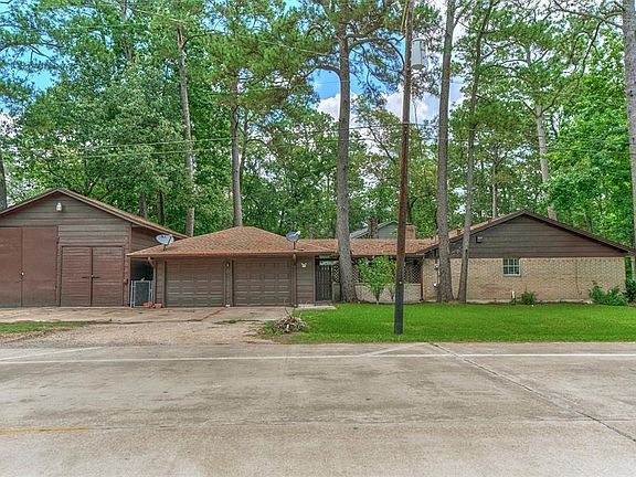 5th image of 1101 Rosewood Dr