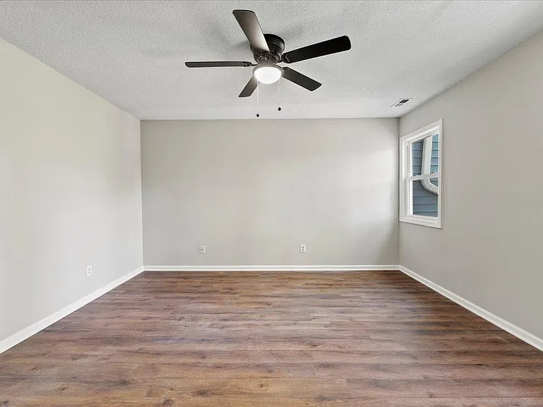 5508 Kaplan Dr — Photo 20