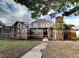 1520 Barclay Dr, Carrollton, TX 75007