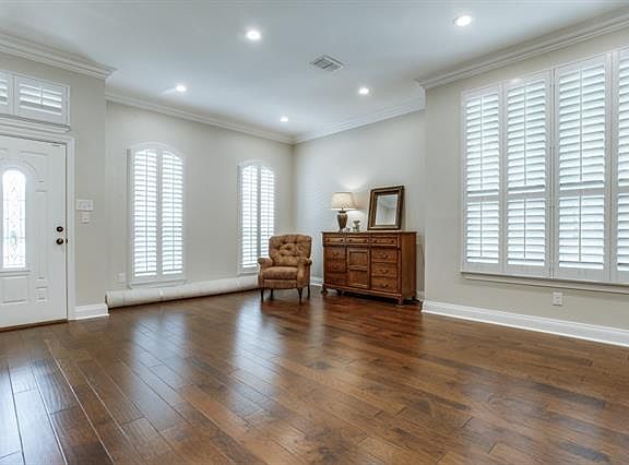 2nd image of 4208 English Ivy Dr