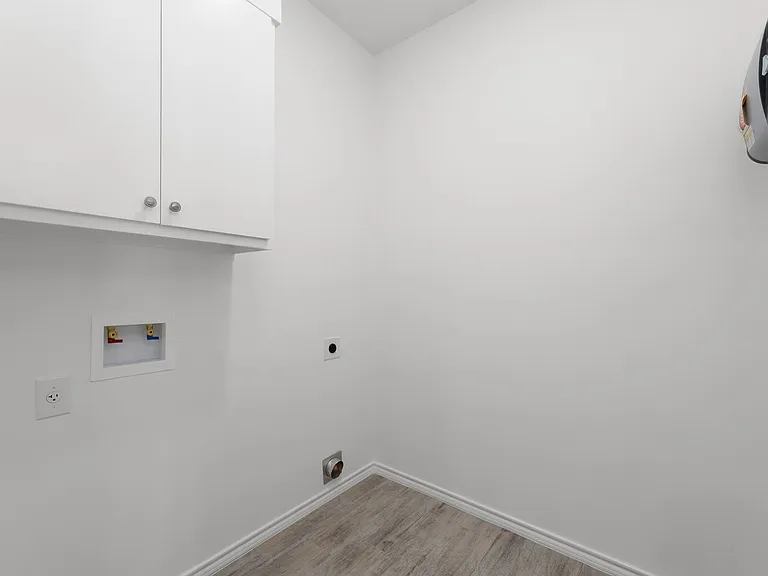 411 Hinojosa Dr — Photo 8