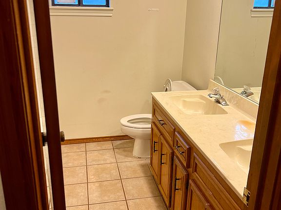 5th image of 3104 Heron Ave