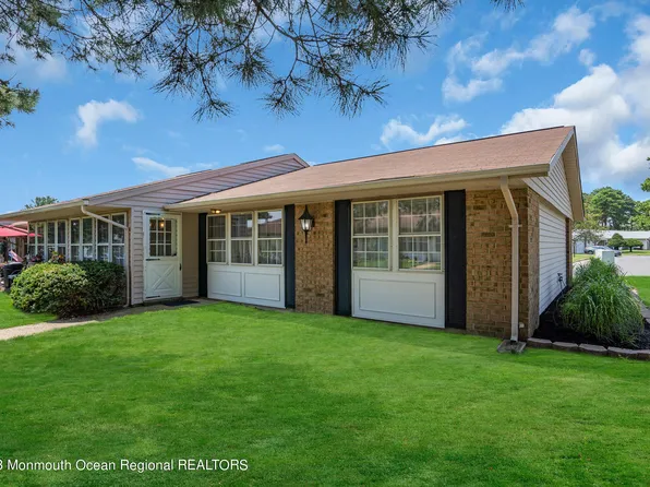 81 Cambridge Circle #D, Manchester, NJ 08759