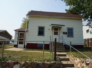 376 1st Ave SW, Dickinson, ND 58601