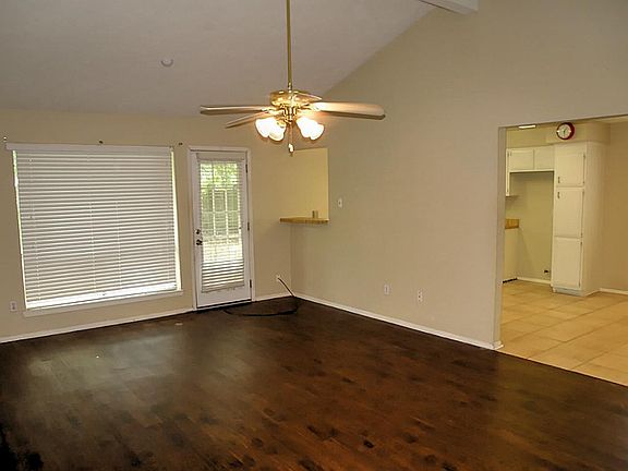 2nd image of 108 Maple Leaf Dr