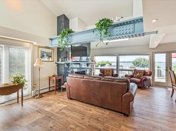 154-45 Riverside Drive image 7 of 38