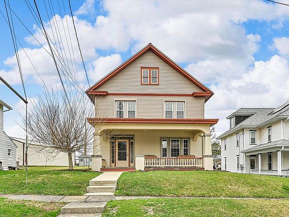 3rd image of 301 E Meadow Valley Rd