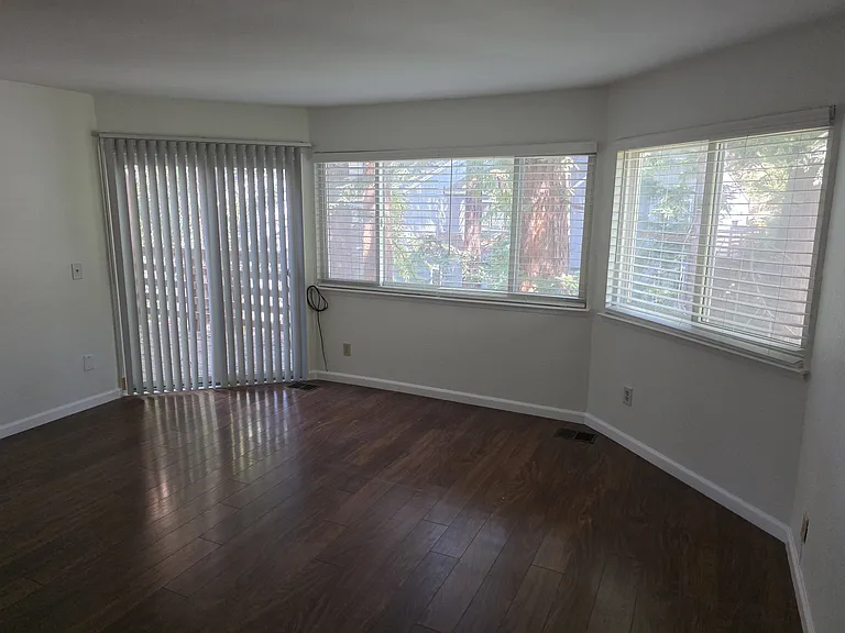 1884 Sally Creek Cir — Photo 29