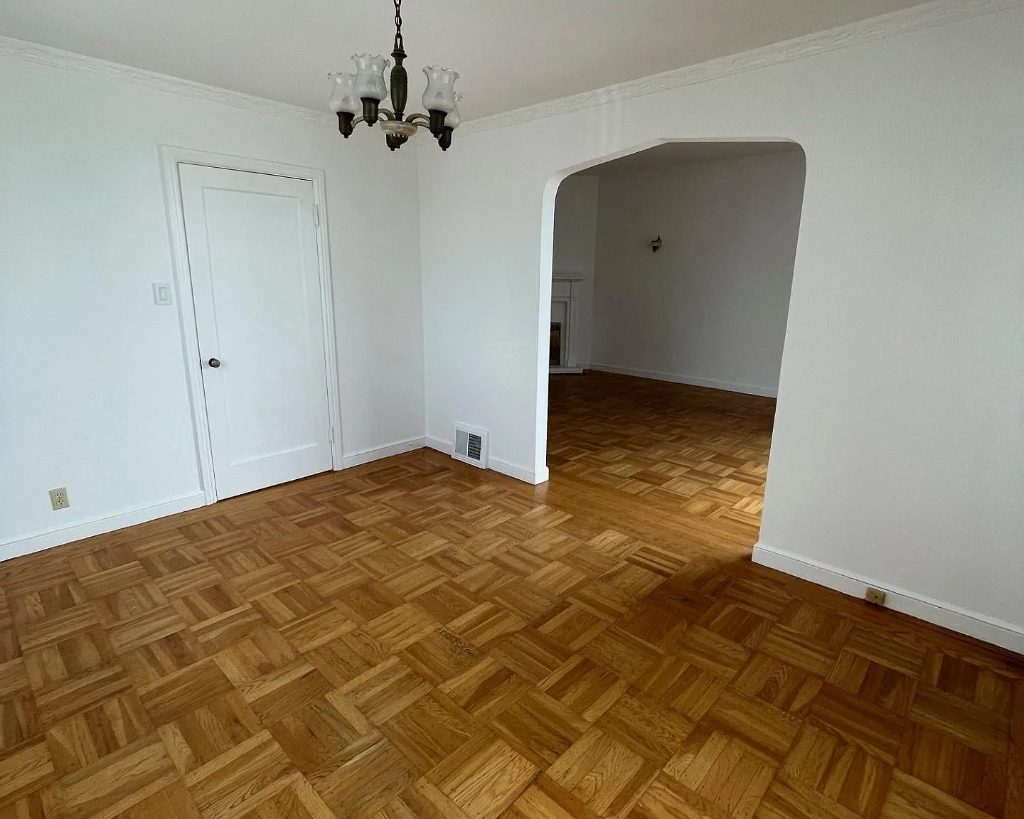 2 bed, 1250 sqft, $5,000 — Photo 4