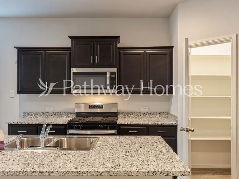 9732 New Bern Dr — Photo 5
