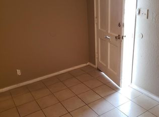 1331 W School St, Compton, CA 90220