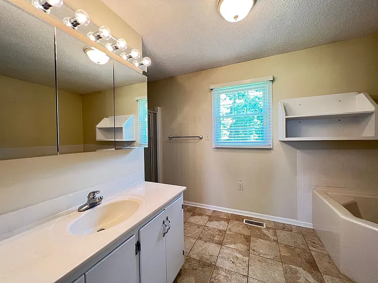 2156 Browns Creek Rd — Photo 8