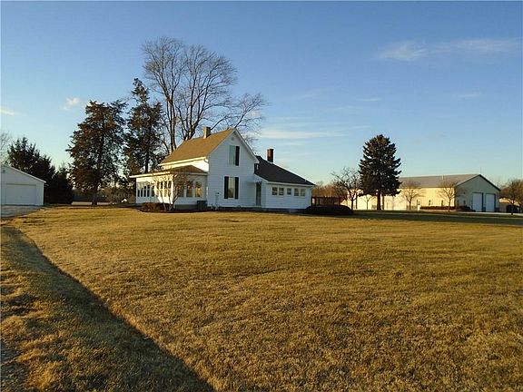 Are you looking for a country home on 5 acres in New Palestine school system?
