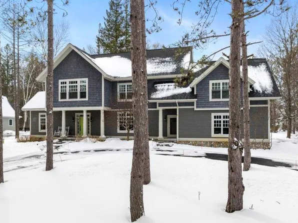 1167 Autumn Ln, Petoskey, MI 49770