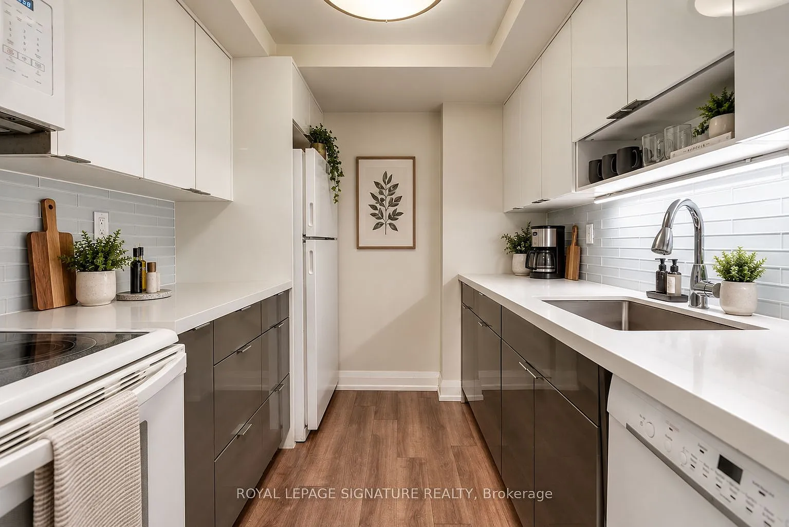 3 bed, $2,995 — Photo 4