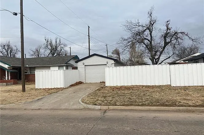 N Peniel Ave — Photo 7