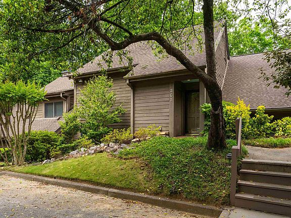 2nd image of 303 Heath Dr Unit 303