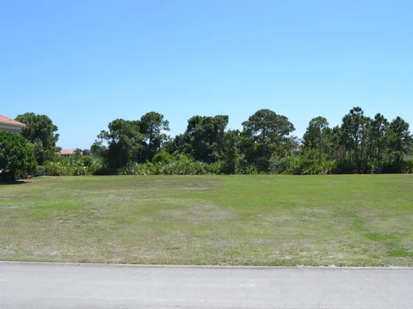 202 SE Via Sanremo, Port Saint Lucie, FL 34984