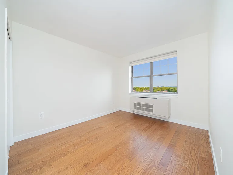 75-25 153rd St #1120 — Photo 8