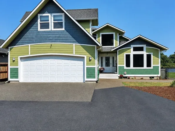 570 Weatherwax Loop NE, Ocean Shores, WA 98569