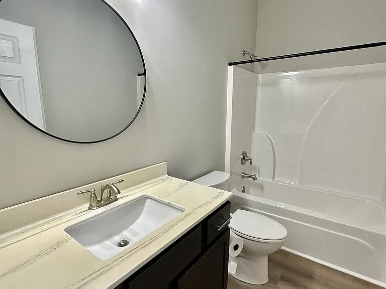 24 W Alabama St #B — Photo 11
