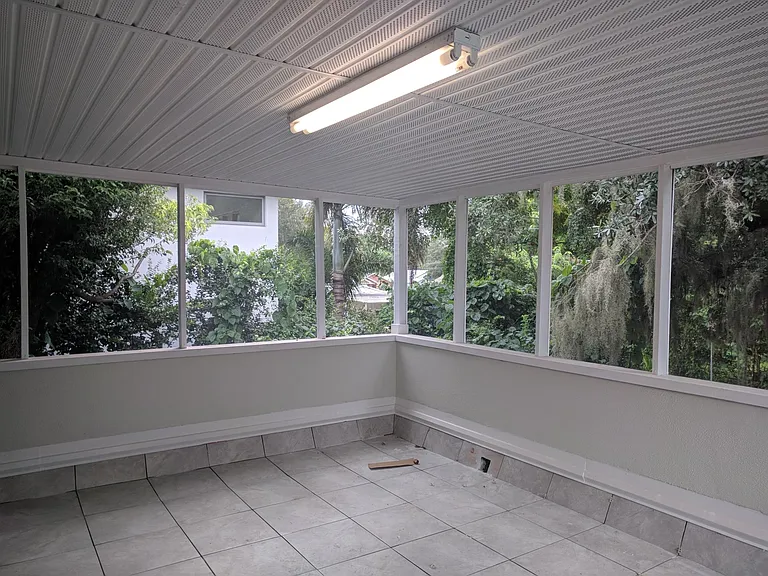 1306 E Muriel St #UPSTAIRS — Photo 13
