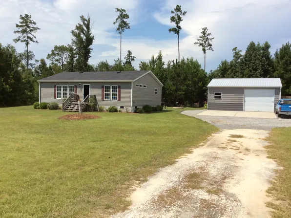 4554 Clarks Bluff Rd, Kingsland, GA 31548