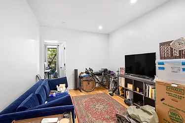 Rented by Safdie Realty Group