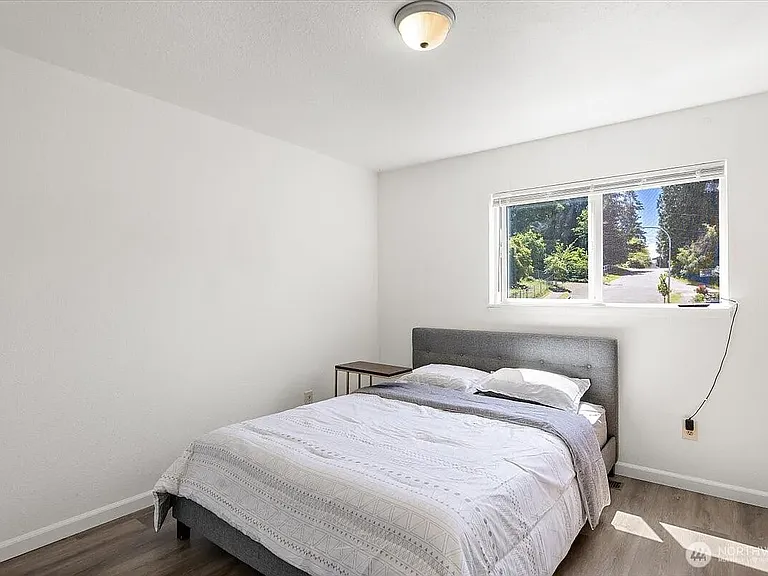 2802 NE 23rd Pl — Photo 13