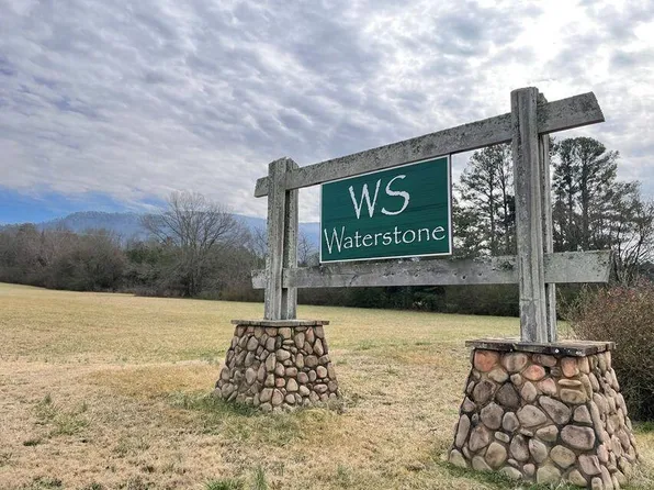 194 Waterstone Dr, Benton, TN 37307