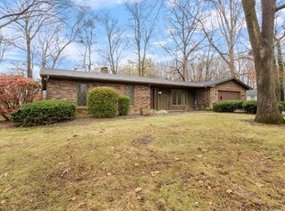 2435 S Stonebridge Rd, Warsaw, IN 46580