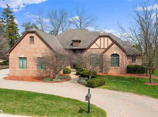 37594 Casa Bella Ct, Clinton Township, MI 48036