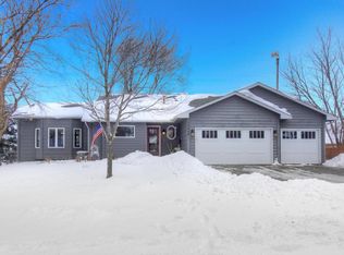 15000 Tyacke Dr, Burnsville, MN 55306