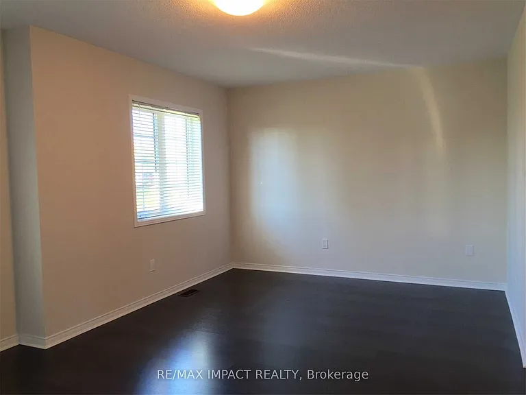 20 Rimrock Cres — Photo 7