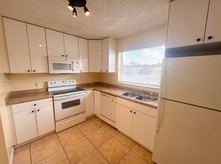 3737 Mil Lake Cir #3737, Lake Worth, FL 33463