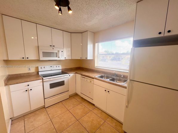 3737 Mil Lake Cir #3737