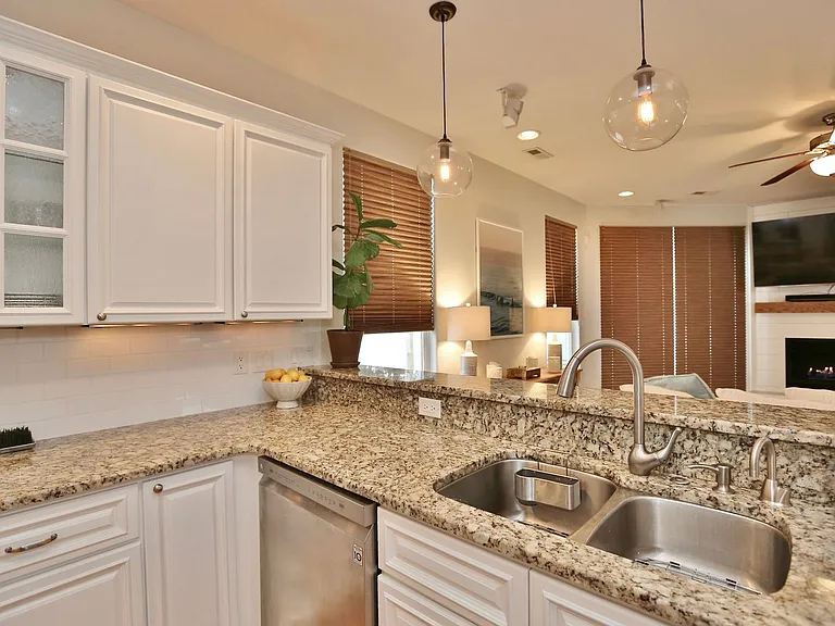 613 Lake Dr — Photo 18